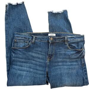 Kenzie‎ Women’s Size 14/32 Straight Leg Jeans Raw Hem Cropped Denim